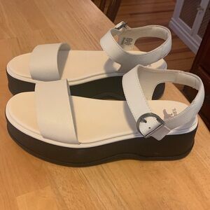 Sorel Dayspring Platform Sandals Size 10